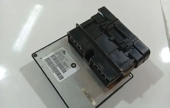 Chrysler Voyager ABS control unit/module 4686226