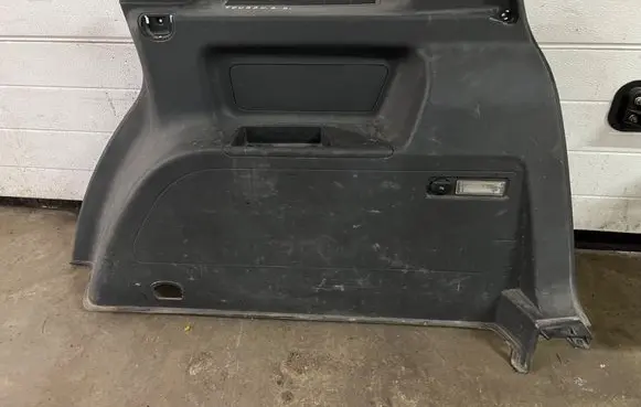Volkswagen Touran I Trunk/boot side trim panel 1T0867036031
