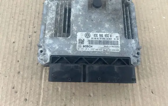 Volkswagen Touran II Engine control unit/module 03G906056 0281014682 03G906021AB