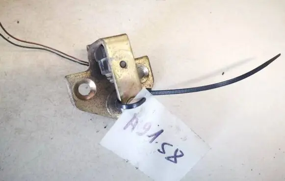 Ford Mondeo Mk III Rear door lock loop/hook striker 96bgf21982aj