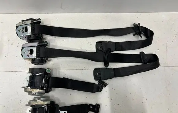 BMW X1 F48 F49 Set of seat belts 