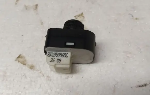 Audi A4 S4 B8 8K Wing mirror switch 8K0959565C