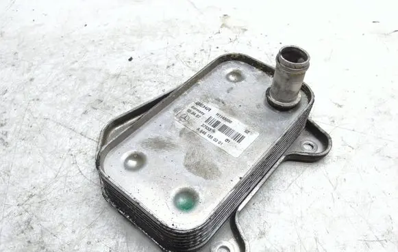 Mercedes-Benz CLK A209 C209 Oil filter mounting bracket A6461880301