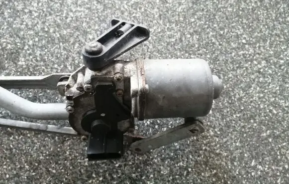Ford Fiesta Wiper motor 2S6T17B571AC