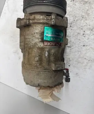 Volkswagen PASSAT B4 Air conditioning (A/C) compressor (pump) 1H0820803D 0279104644