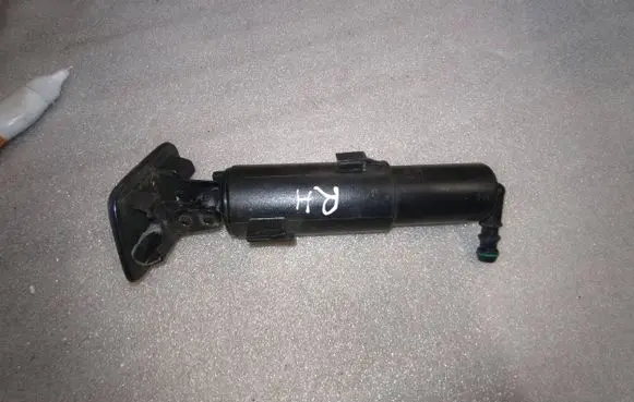 BMW X5 E70 Windscreen/windshield washer pump 13037710 7174852