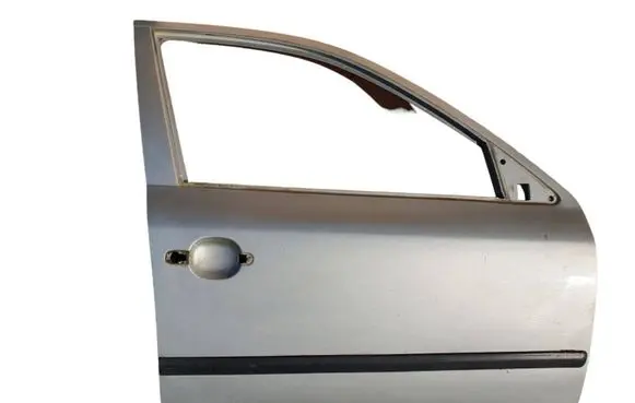 Skoda Octavia Mk1 (1U) Front door 1U4831052