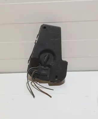 Ford Galaxy Tail light bulb cover holder 962603