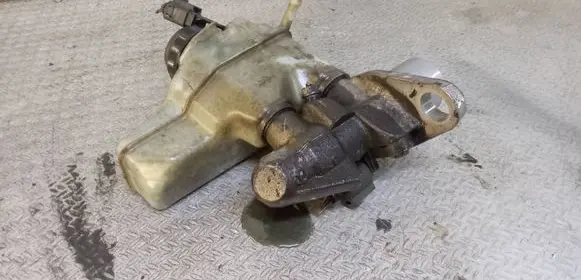 Volkswagen Caddy Master brake cylinder 1K2611301C