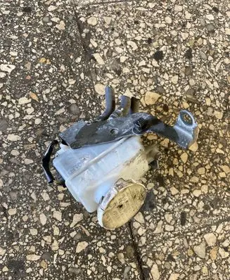 Brake fluid reservoir