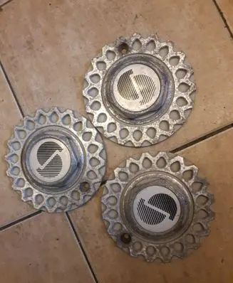 Opel Omega B1 Non-original wheel cap M327