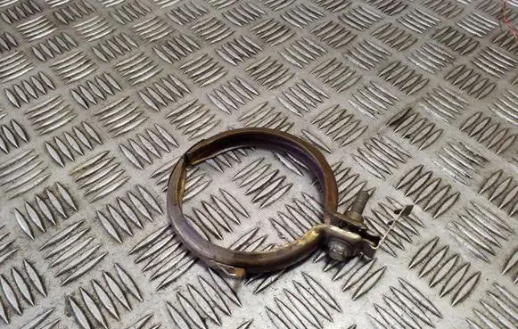Volvo XC90 Muffler pipe connector clamp 