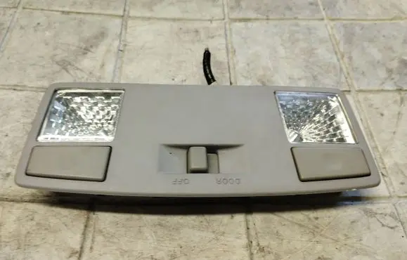 Mazda 3 I Front seat light