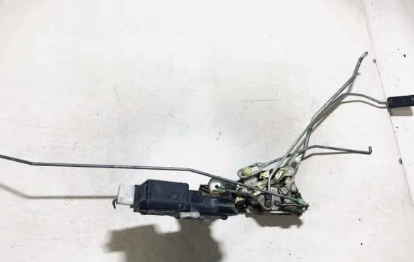 Mitsubishi Lancer Front door lock mb830466 152800-6030