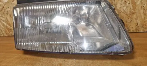 Volkswagen PASSAT B5 Headlight/headlamp 14742600