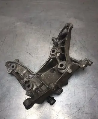 Citroen C3 Engine mounting bracket 9684613880