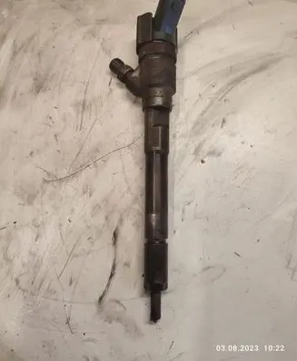 Hyundai Sonata Fuel injector