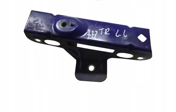 Opel Vivaro Fender mounting bracket