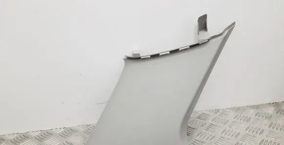 (D)pillar trim (top)