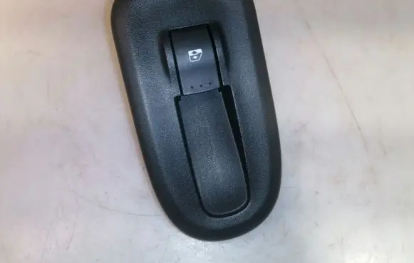 Renault Kangoo II Electric window control switch 8200548968