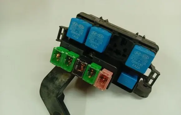 KIA Sorento Fuse box set 914152P663