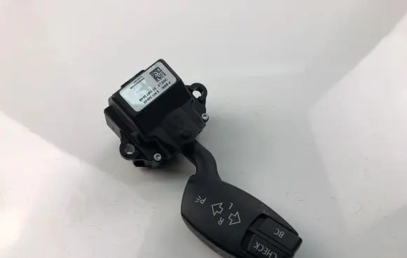 BMW 5 E60 E61 Indicator stalk 6951349