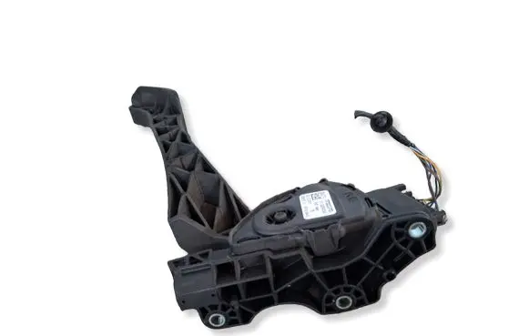 Volvo S60 Accelerator throttle pedal 31329059