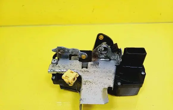 Cadillac CTS Front door lock L10373674