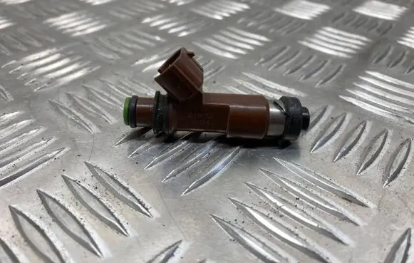 Subaru Outback Fuel injector 