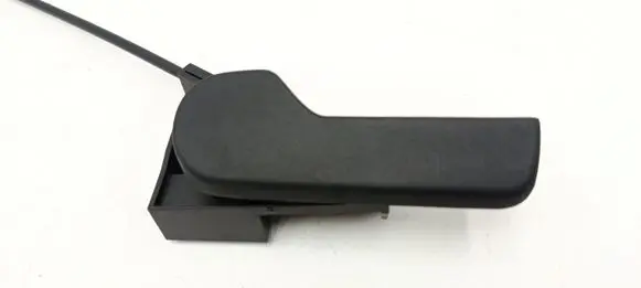Volkswagen PASSAT B7 Engine bonnet (hood) release handle 1K1823633