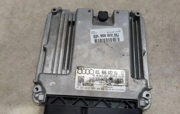 Audi A4 S4 B8 8K Engine control unit/module 03L906022MJ 03L906022B 0281015584