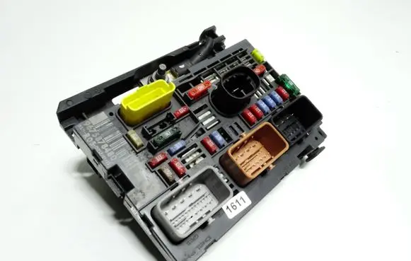 Peugeot Partner BSM Control unit 9675878480