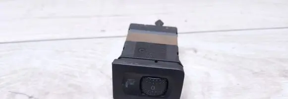 Volkswagen Golf IV Seat heating switch 1J0963563C