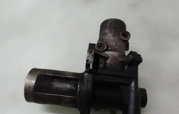 Audi A4 S4 B7 8E 8H EGR valve 038131501AD