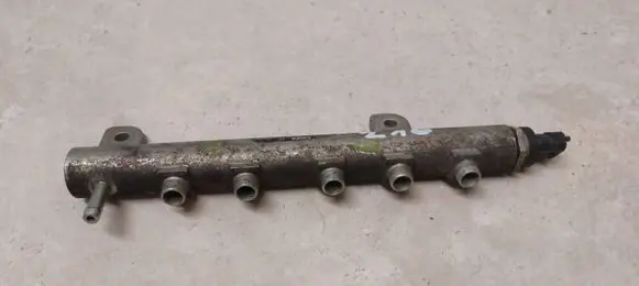 Opel Zafira B Fuel main line pipe 55200266 051101L3