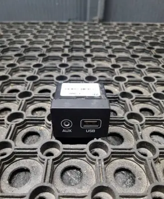 Hyundai i20 (GB IB) AUX in-socket connector 96120CT000 C7000