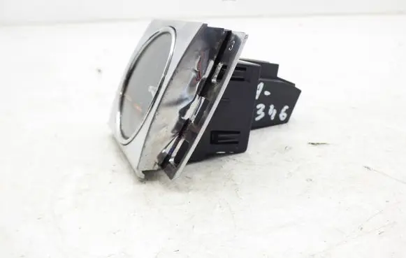 Volkswagen PASSAT B7 Clock 3AA919204A 194805812 11171B