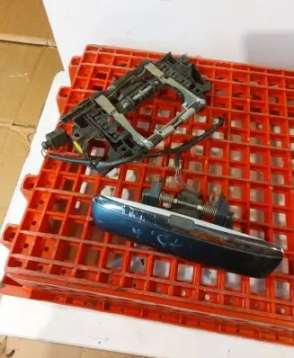 Audi A8 S8 D3 4E Front door lock 4E1837885 4E2837886