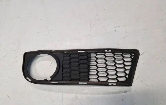 BMW 1 E82 E88 Front bumper lower grill 8045449