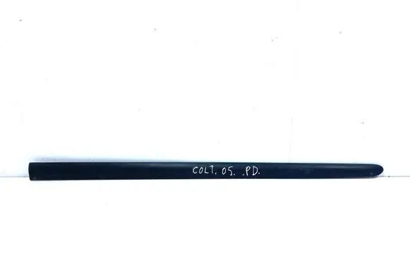 Mitsubishi Colt Front door trim (molding) MR957270RH MR957274ZZ