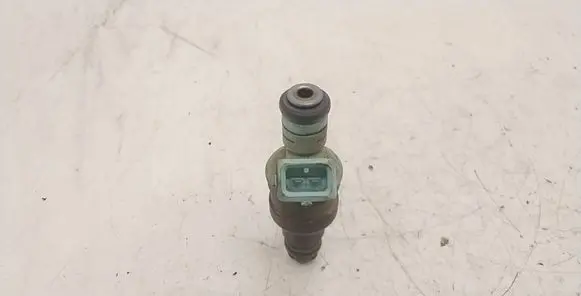 BMW 5 E39 Fuel injector 0280150415