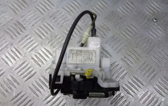 Fiat Panda II Rear door lock 46803516
