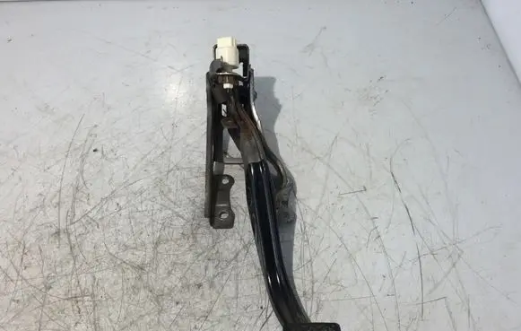Clutch pedal