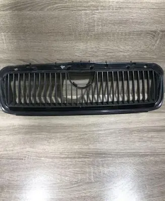 Skoda Octavia Mk1 (1U) Front bumper upper radiator grill 1U0853653