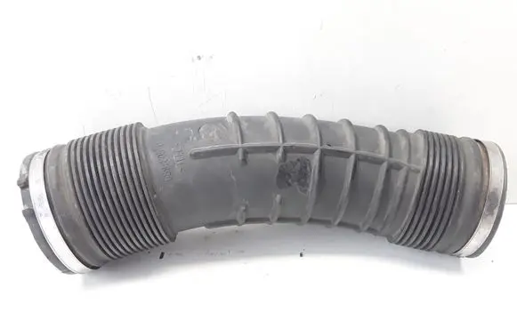 Volvo XC70 Air intake hose/pipe 6898050