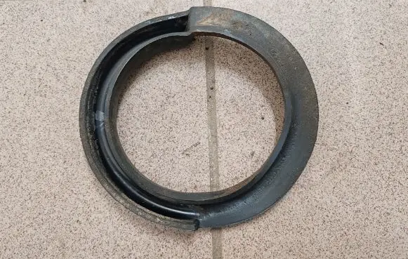 Mercedes-Benz A W169 Front coil spring rubber mount A1693210184