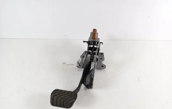 Renault Kadjar Brake pedal 465014EA0B