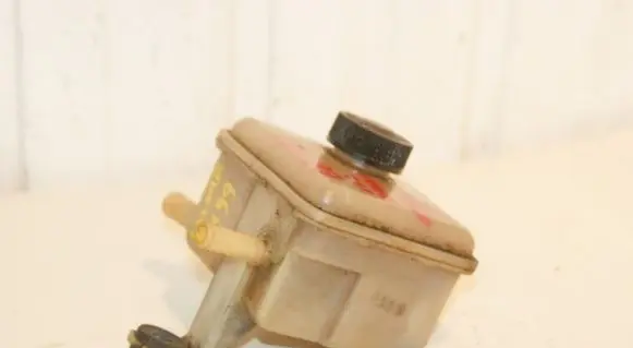 Power steering fluid tank/reservoir