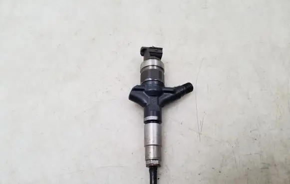 Subaru Outback Fuel injector 16613AA030