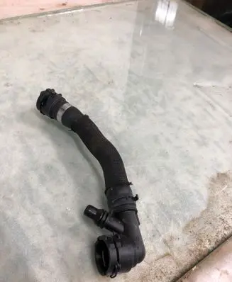Mercedes-Benz GLC C254 Engine coolant pipe/hose A0009979909